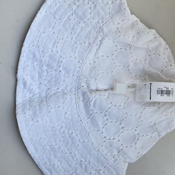 Old Navy White Eyelet Kids Hat - Picture 7 of 8